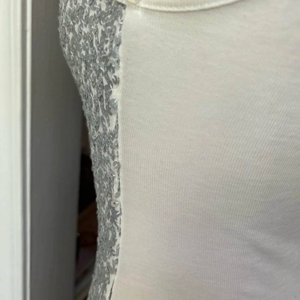Old navy sequins tank top size XS cream/white and silver all over the front - Picture 3 of 8